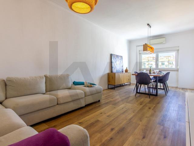 Apartamento T2+1 na Cruz de Pau | Vista desafogada | 5 min da estação de Foros de Amora