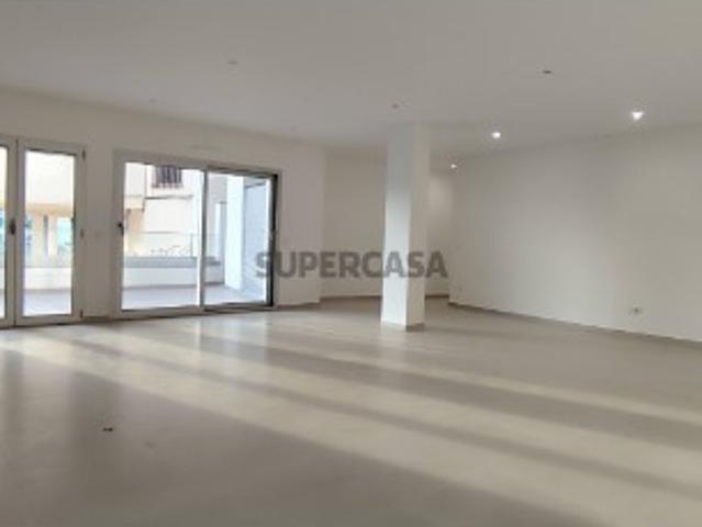Apartamento T2+1 na Nazaré