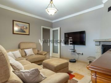 Apartamento T2+1 São Romão do Coronado Último piso, arrumos e Garagem fechada