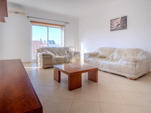 Apartamento T2+1 para Arrendamento no Barreiro | 2 Lugares de Estacionamento | Arrecadação | Varanda