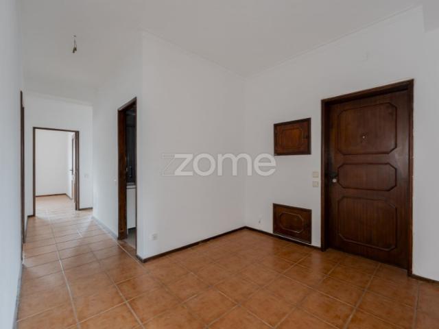 APARTAMENTO T2+1 PEVIDÉM ARRENDAMENTO