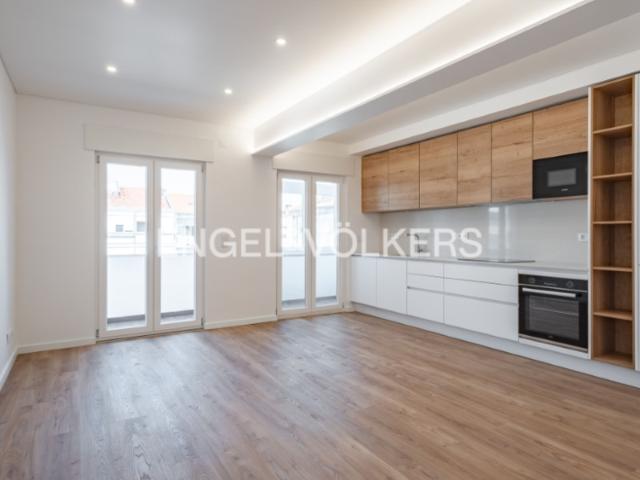 Apartamento T2+1 Totalmente Remodelado na Amadora