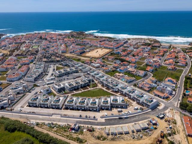 Apartamento T2+1com terraço e piscina na cobertura com vista mar