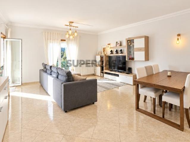 Apartamento T2+2 com excelentes áreas, muita luz e três varandas Póvoa da Galega