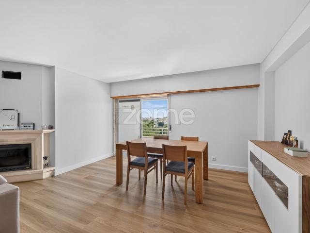 Apartamento T2+2 Alcabideche