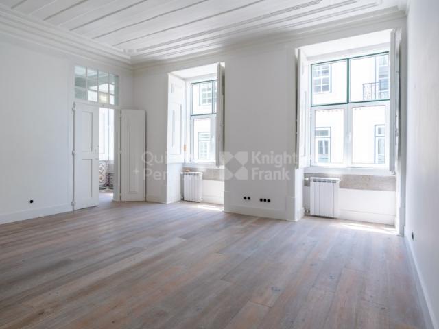 Apartamento T2+2 no centro de Alfama, Lisboa