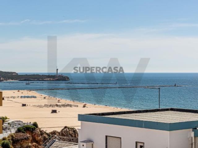 Apartamento T2+2 na Praia da Rocha. Vista mar incrível!