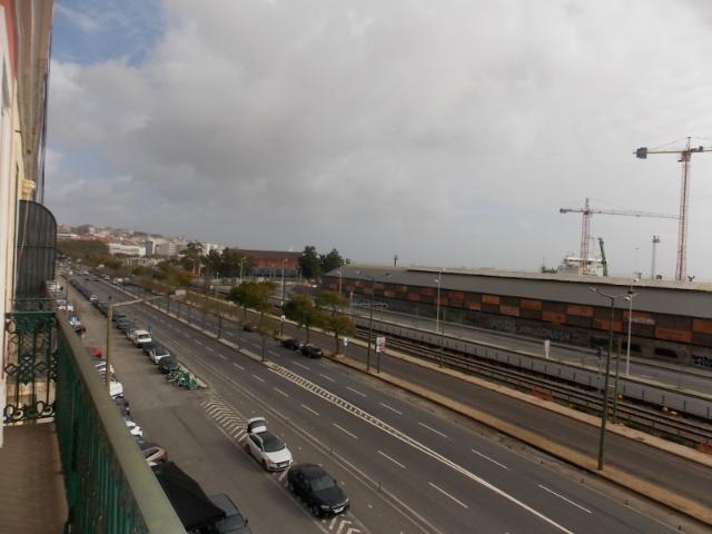 Apartamento T2+3 para obras