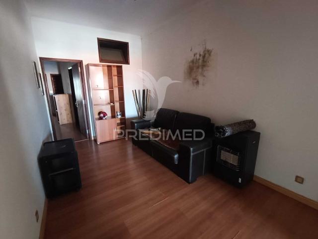 Apartamento T2 + 1 no centro de Beja com varandas