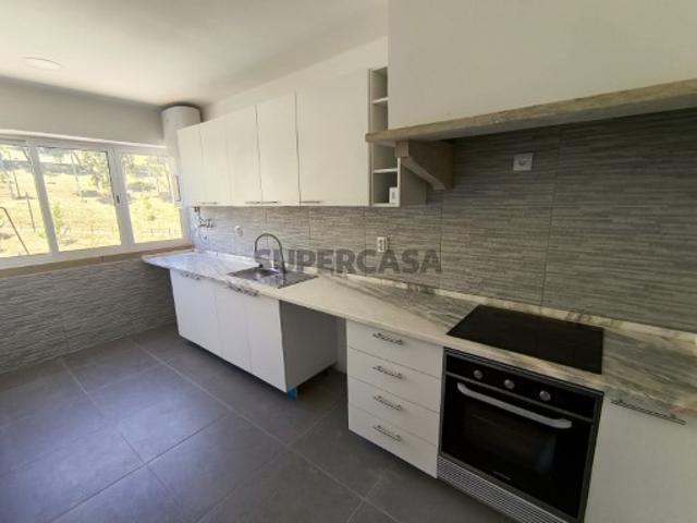 Apartamento T2 + 1 no centro de Sesimbra