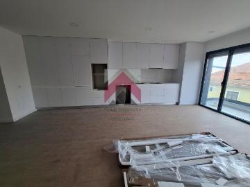 Apartamento T2 + 1 com varanda em Esgueira, Aveiro 116m² Esgueira