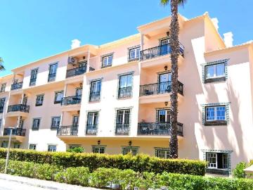 Apartamento T2 +1 com aproveitamento de sotão e vista mar na. 92m² Albufeira e Olhos de Água