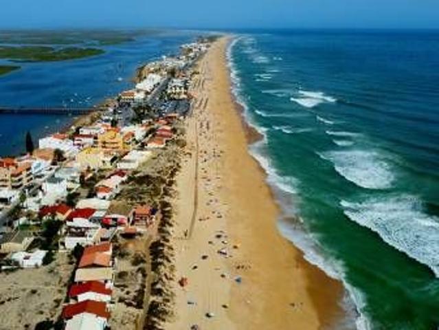 Apartamento T2 + 1 com Quintal em Faro