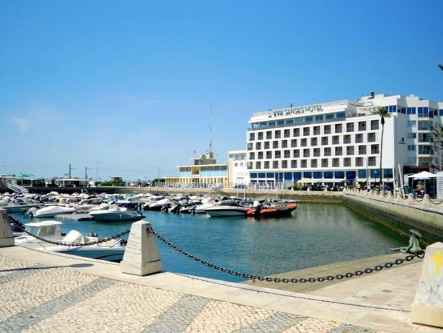 Apartamento T2 + 1 com Quintal em Faro