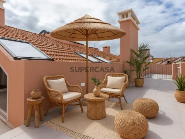Apartamento T2+1 duplex em Arroios, novo, com terraço privativo