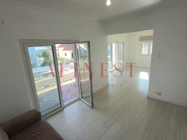 APARTAMENTO T2 + 1 + PEQUENO JARDIM MURTAL PAREDE | A MINUTOS PRAIA SAO PEDRO ESTORIL