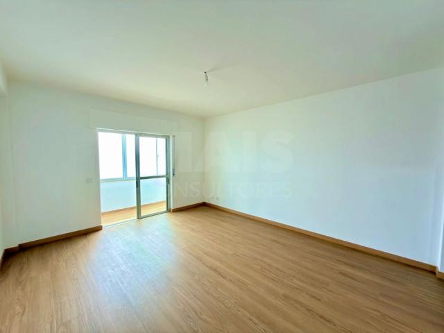 Apartamento T2 / 2 andar esquerdo