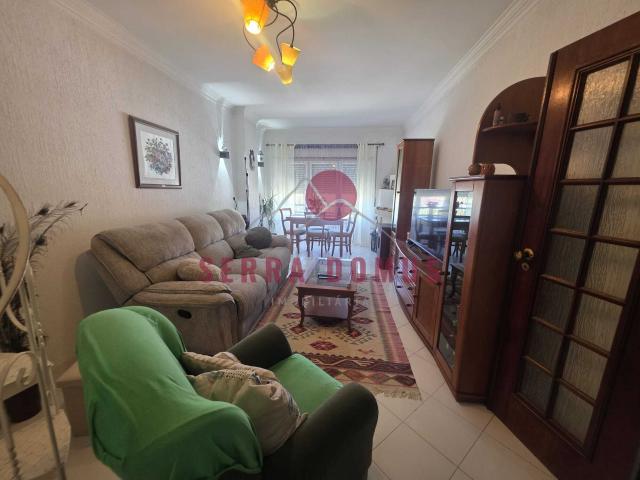 Apartamento T2 + 2 com terraço 53 m² localizado em Rio de Mouro