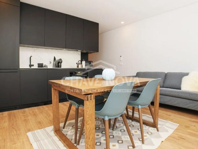 Apartamento T2 2ºPiso com terraço e elevador