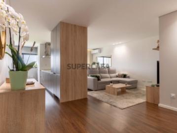 Apartamento T2 2ºpiso, arrumos e Lugar de garagem