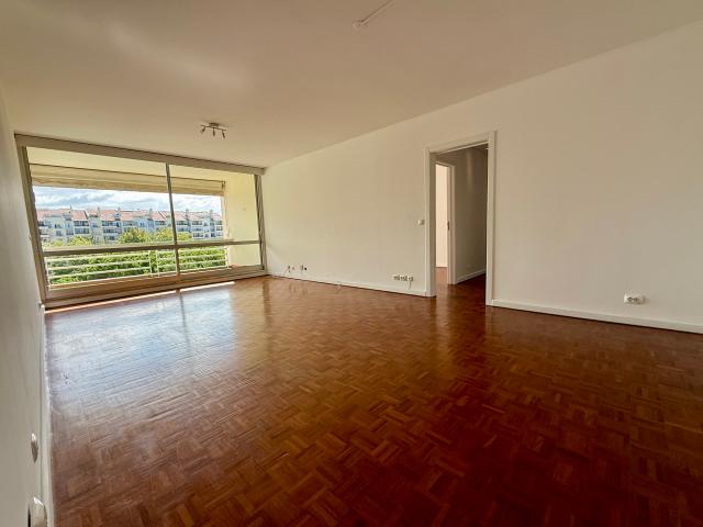 Apartamento T2 3 assoalhadas em Cascais, no Alto das Flores junto ao Bairro do Rosário