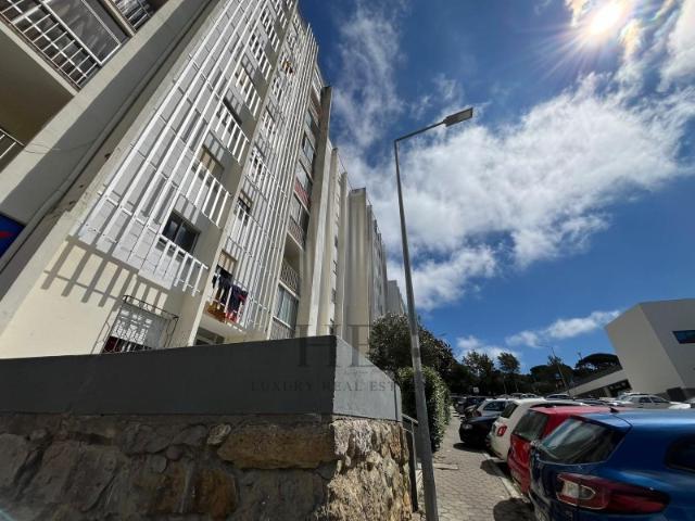 Apartamento T2 | Tapada das Mercês | 7º Andar com Elevador