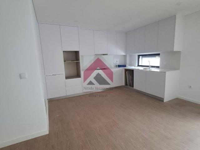 Apartamento T2 + Terraço no R/Chão em Esgueira, Aveiro 109m² Esgueira