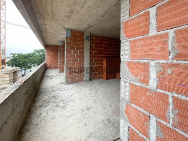 Apartamento T2 com Terraço de 20m² | Sesimbra Freguesia do Castelo