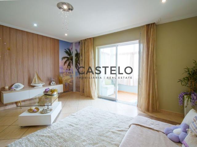 Apartamento T2 Topfloor com lugar de garagem e elevador junto ao Ria Shopping em Olhão