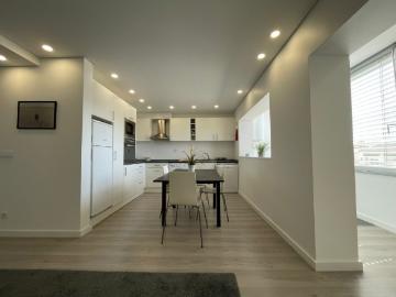 APARTAMENTO T2 TORREIRA