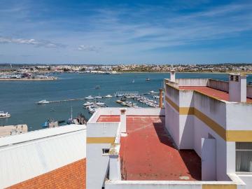 Apartamento T2 Totalmente Remodelado com Vista para o Rio e. 75m² Portimão