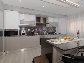 Apartamento T2 Totalmente Remodelado com 85 m² Excelente acabamento