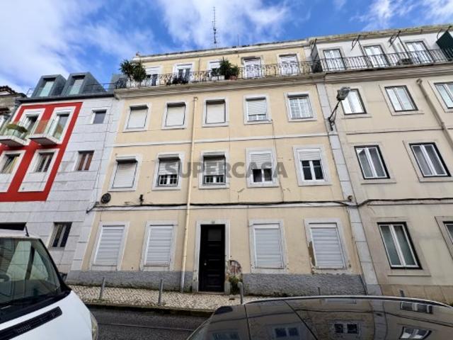 Apartamento T2 Totalmente Remodelado Campo de Ourique / Amoreiras