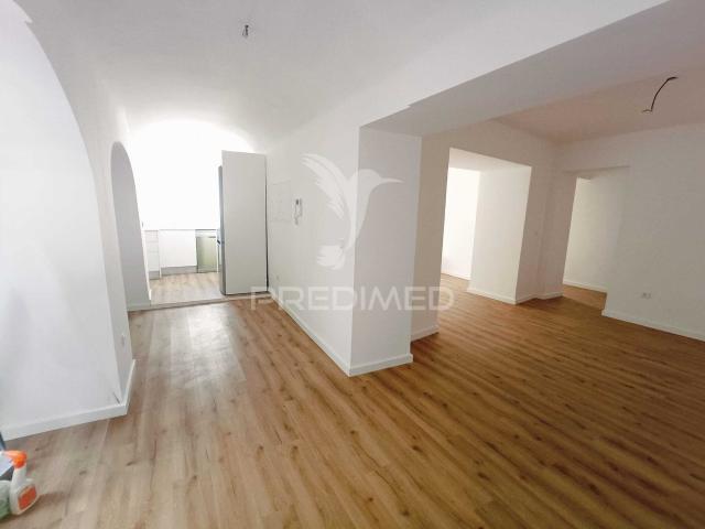 Apartamento T2 Totalmente Remodelado – Centro da Cidade