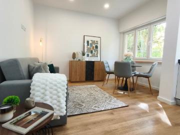 Apartamento T2, totalmente remodelado, Benfica 62m² Benfica