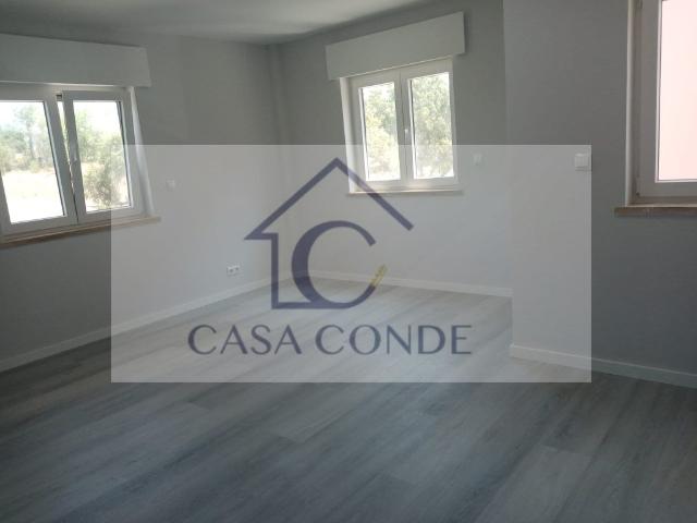 Apartamento T2 Totalmente Remodelado em Corroios 74m² Corroios