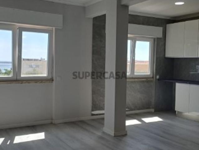 Apartamento T2 Totalmente Remodelado em Setúbal