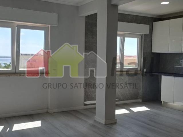 Apartamento T2 Totalmente Remodelado em Setúbal