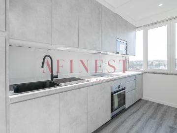 Apartamento T2 Totalmente Remodelado Em Queluz 55m² Massamá e Monte Abraão