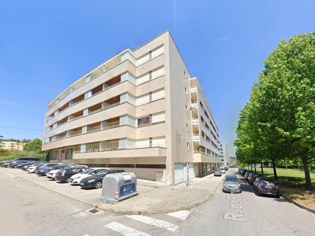 Apartamento T2 totalmente remodelado, equipado e mobilado em Gualtar em Braga para arrendamento