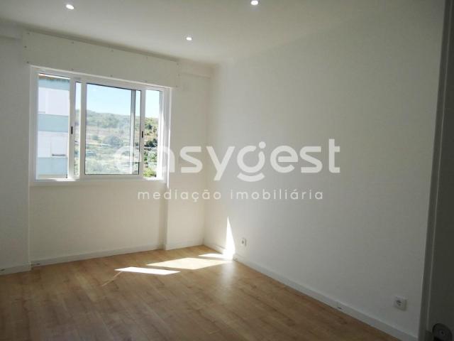 Apartamento T2 Totalmente Remodelado Falagueira Amadora