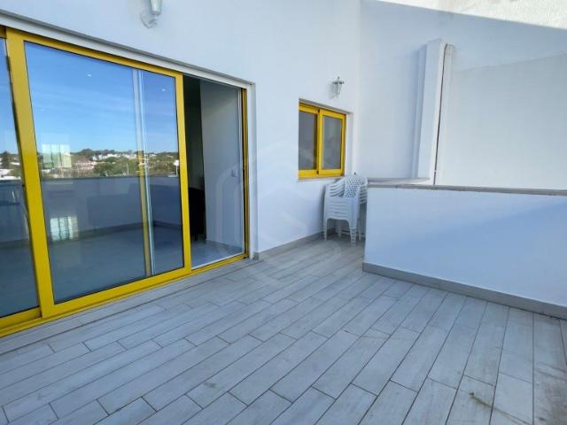 Apartamento T2 totalmente renovado na Quinta do Romão em Qua. 76m² Quarteira