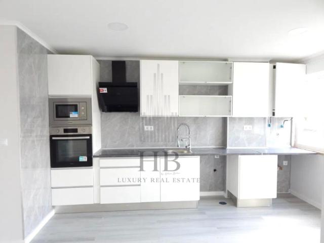 Apartamento T2 totalmente renovado no Bairro da Figueirinha | Oeiras