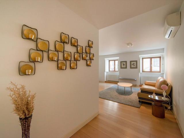 Apartamento T2 Totalmente Renovado – Chiado – Lisboa 123m² Santa Maria Maior