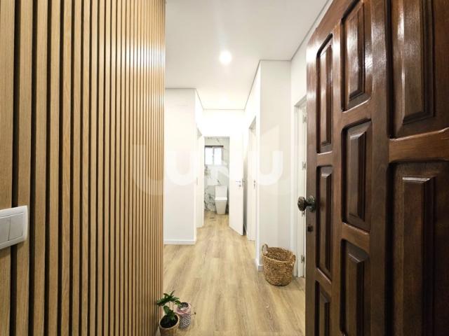 Apartamento T2 Totalmente Renovado
