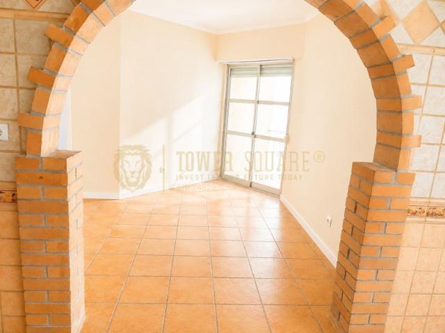 Apartamento T2 Transformado em T3 | Tapada das Mercês Mem Martins