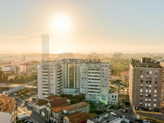 Apartamento T2 | Último piso | 4 Varandas | Vista mar | Box | VNGaia