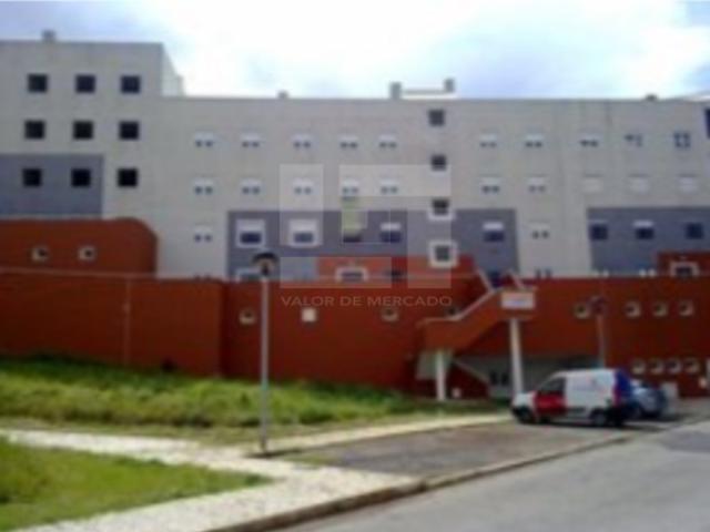 APARTAMENTO T2 URBANIZAÇÃO CASAS DO LAGO, AMADORA