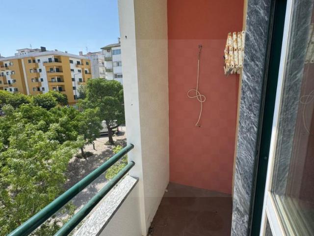 Apartamento T2 | Varanda | Arrecadação | Rio Maior