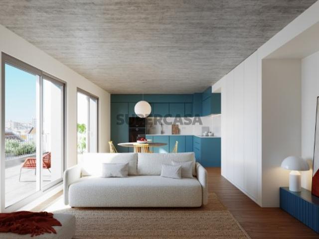 Apartamento T2, varanda e estacionamento, Arroios Lisboa